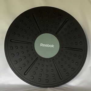 REEBOOK BLACK AND GRAY BALANCE BOARD PERFECT CONDITION.